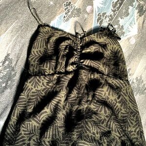 Reitmans Leaf Tank Top •Medium Wmn